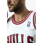 Mitchell & Ness Chicago Bulls NBA Swingman Jersey Bulls 97-98 Dennis Rodman M SMJYAC18079-CBUWHIT97DRDN – Obrázok 4