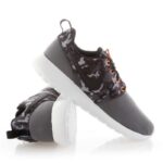 Nike Roshe One Print Jr 677782-004 shoes – Obrázok 3